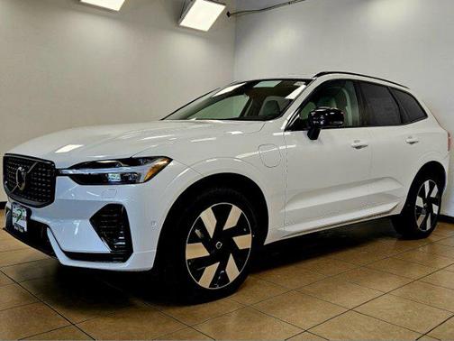 2025 Volvo XC60 Plug-In Hybrid T8 Plus