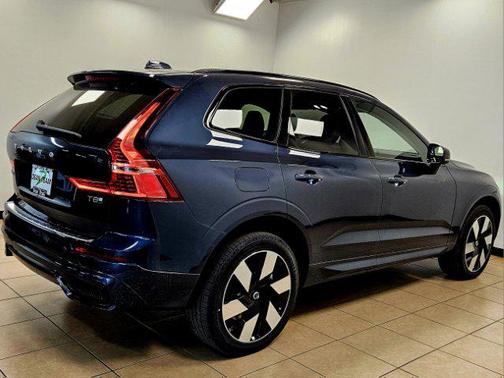 2025 Volvo XC60 Plug-In Hybrid T8 Plus