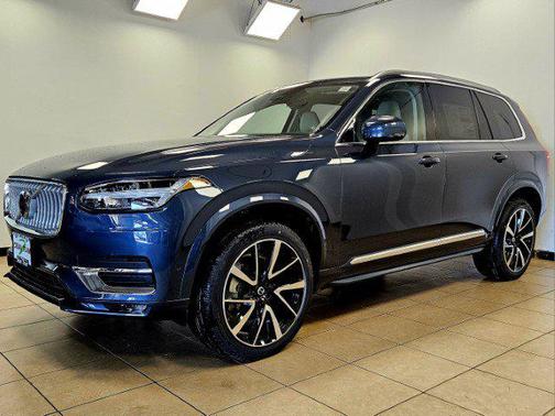 2025 Volvo XC90 B6 Plus 7-Seater