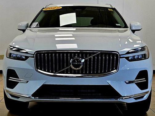 2022 Volvo XC60 Recharge Plug-In Hybrid T8 Inscription Expression