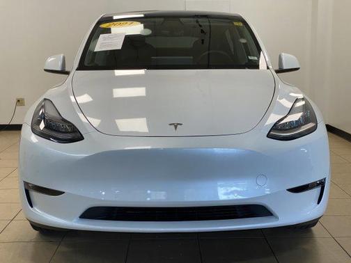 Photo 5 of 32 of 2021 Tesla Model Y Long Range