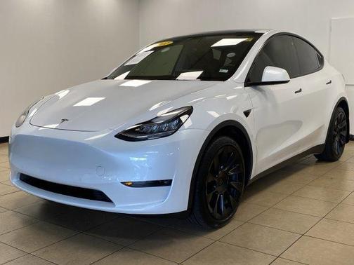 Photo 2 of 32 of 2021 Tesla Model Y Long Range