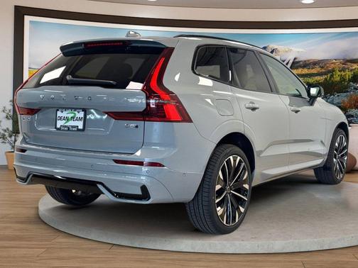 Vapour Grey Metallic 2026 Volvo XC60 B5 Ultra