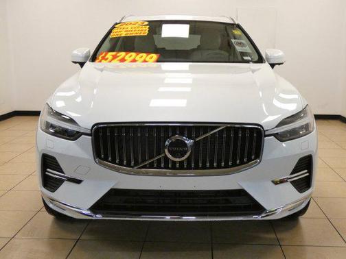 2023 Volvo XC60 B5 Plus Bright Theme