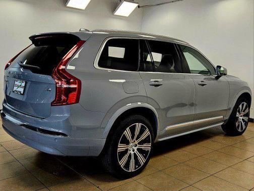 2025 Volvo XC90 Plug-In Hybrid T8 Plus 6-Seater