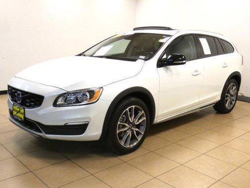 2018 Volvo V60 Cross Country T5