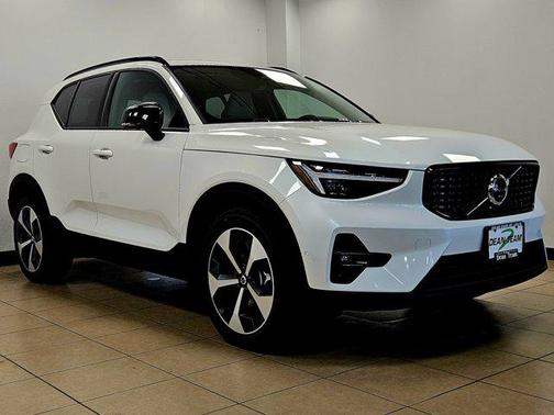 2026 Volvo XC40 B5 Plus