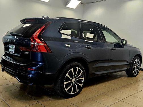 2025 Volvo XC60 Plus