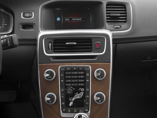 Ice White 2018 Volvo S60 Inscription T5