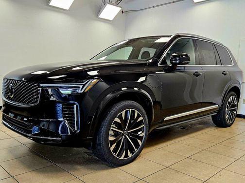 2025 Volvo XC90 Plug-In Hybrid T8 Plus 7-Seater