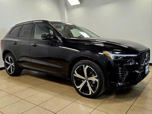 2025 Volvo XC60 B5 Ultra