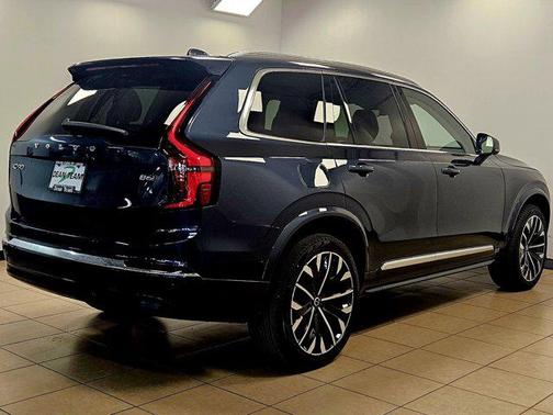 2026 Volvo XC90 B6 Ultra 7-Seater