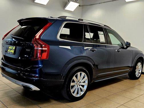 2018 Volvo XC90 T6 Momentum