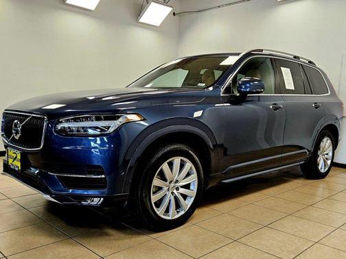2018 Volvo XC90 T6 Momentum