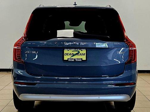 2022 Volvo XC90 T6 Momentum