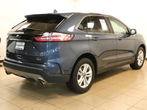 Photo 3 of 40 of 2019 Ford Edge SEL