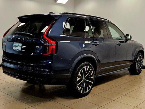 2026 Volvo XC90 B6 Ultra Dark Theme 7-Seater