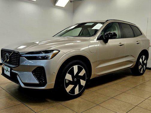 2025 Volvo XC60 Plug-In Hybrid T8 Plus