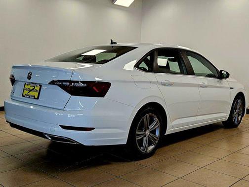 2021 Volkswagen Jetta 1.4T R-Line