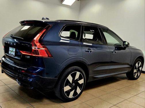 2025 Volvo XC60 Plug-In Hybrid T8 Plus