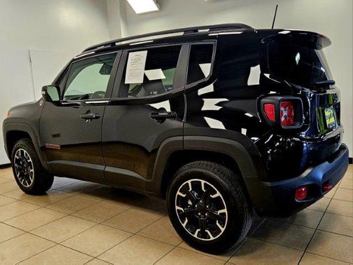 2023 Jeep Renegade Trailhawk