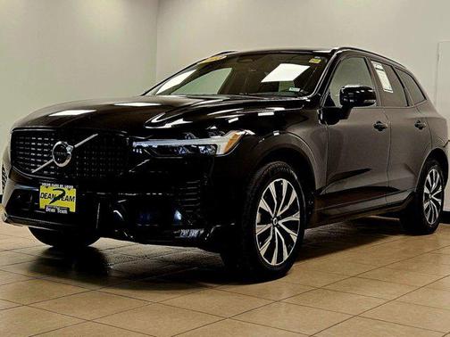 2023 Volvo XC60 B5 Plus Dark Theme