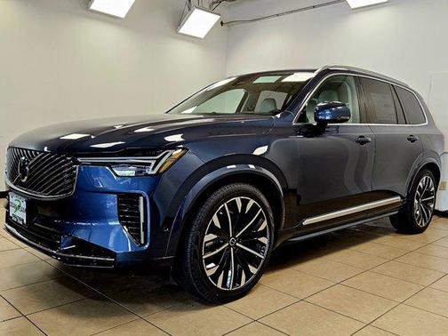 2025 Volvo XC90 B6 Ultra