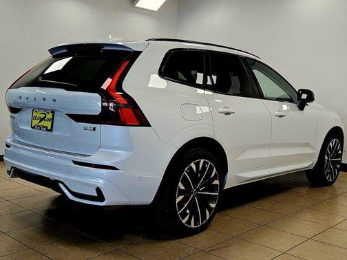 2026 Volvo XC60 B5 Ultra