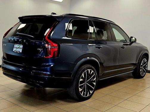 2026 Volvo XC90 B6 Ultra Dark Theme 7-Seater