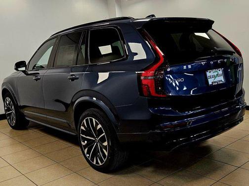 2026 Volvo XC90 B6 Ultra Dark Theme 7-Seater