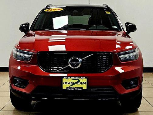 2019 Volvo XC40 T5 R-Design