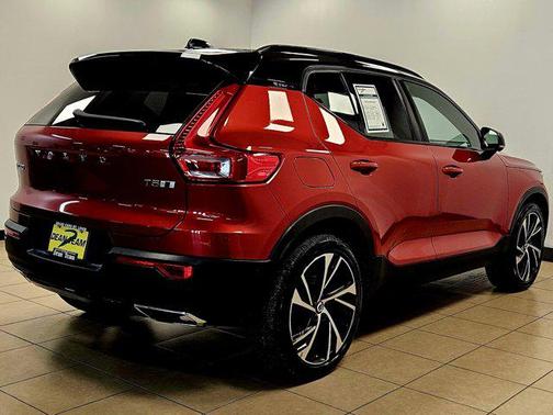 2019 Volvo XC40 T5 R-Design