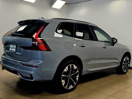 2026 Volvo XC60 Plug-In Hybrid T8 Plus