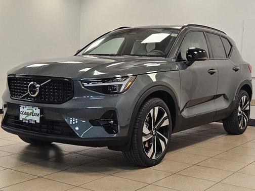 2026 Volvo XC40 B5 Ultra