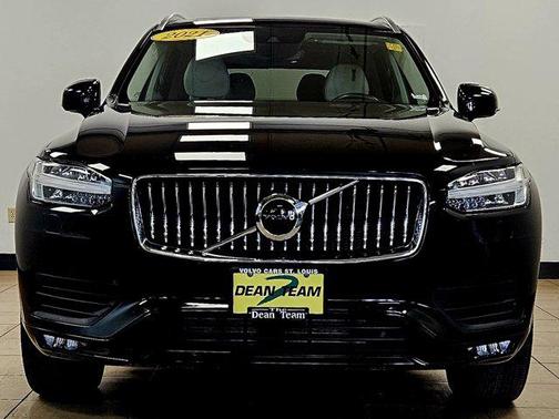 2021 Volvo XC90 T6 Momentum