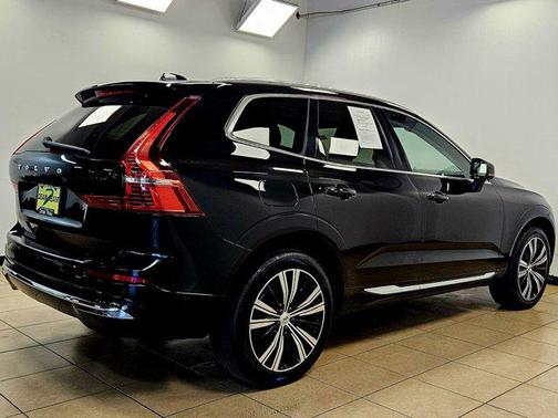 2022 Volvo XC60 B5 Inscription