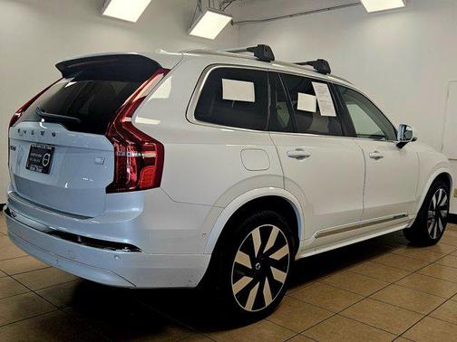 2024 Volvo XC90 Recharge Plug-In Hybrid T8 Ultimate Bright Theme 7-Seater