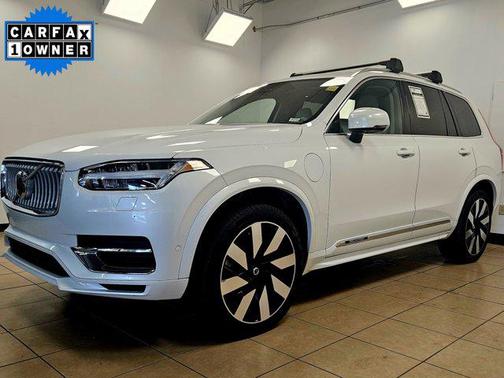 2024 Volvo XC90 Recharge Plug-In Hybrid T8 Ultimate Bright Theme 7-Seater
