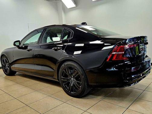 2024 Volvo S60 B5 Plus Black Edition