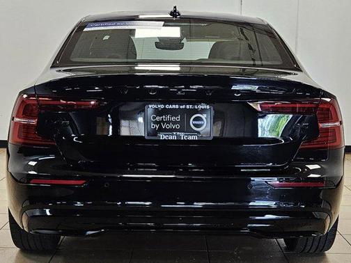 2024 Volvo S60 B5 Plus Black Edition