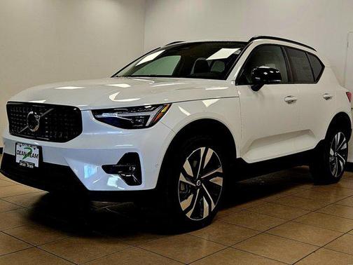 2026 Volvo XC40 B5 Ultra