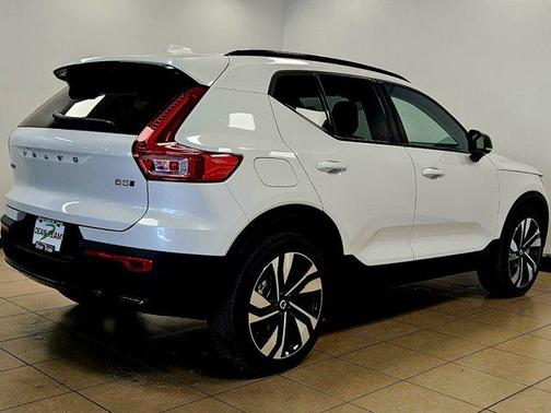 2026 Volvo XC40 B5 Ultra