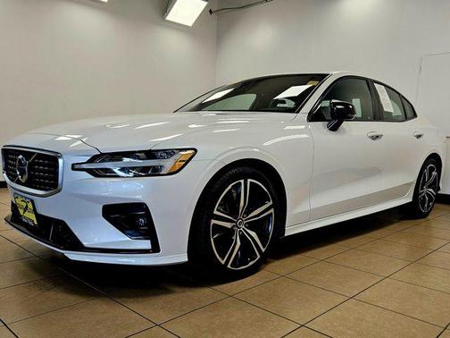 2020 Volvo S60 T6 R-Design