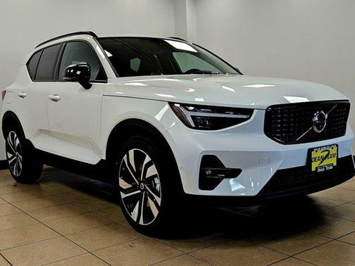 2026 Volvo XC40 B4 Plus