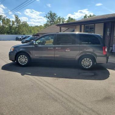2015 Chrysler Town & Country Limited Platinum