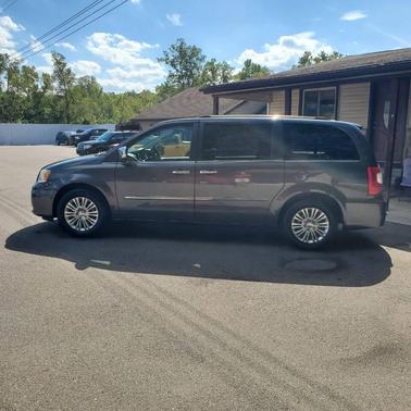 2015 Chrysler Town & Country Limited Platinum