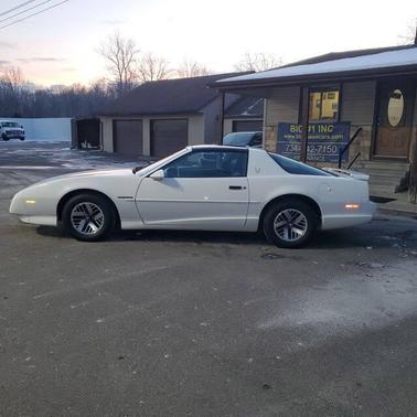 1991 Pontiac Firebird Base 2dr Hatchback