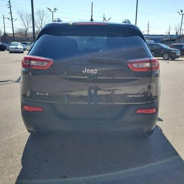 2016 Jeep Cherokee Sport