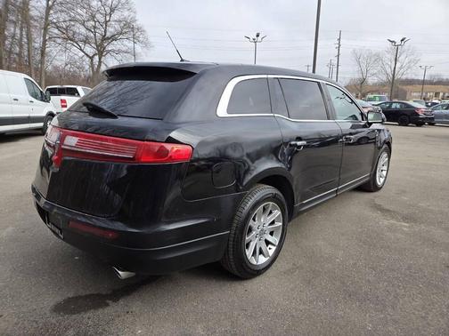 2019 Lincoln MKT Standard
