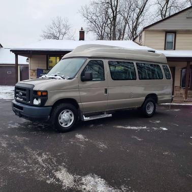 2013 Ford E350 Super Duty XL